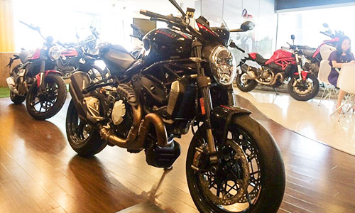 Ducati Monster 1200R sẽ có giá gần 1 tỷ đồng tại VN